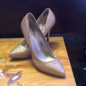 Gold love fury pump